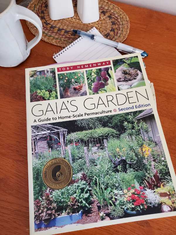 Gaia's Garden: A Guide to Home-Scale Permaculture by Toby Hemenway